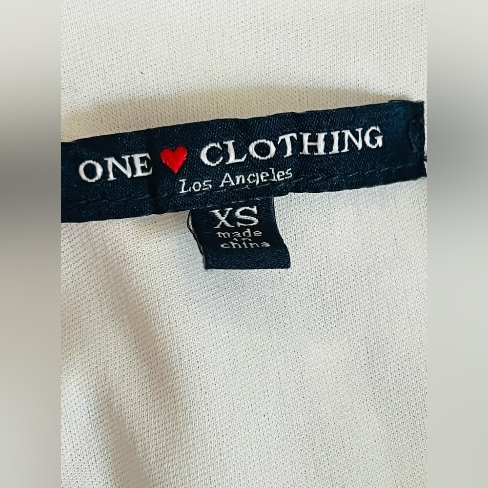 ONE ❤️ CLOTHING Short Romper, Blue & White Size XS LIKE NEW - Picture 8 of 16